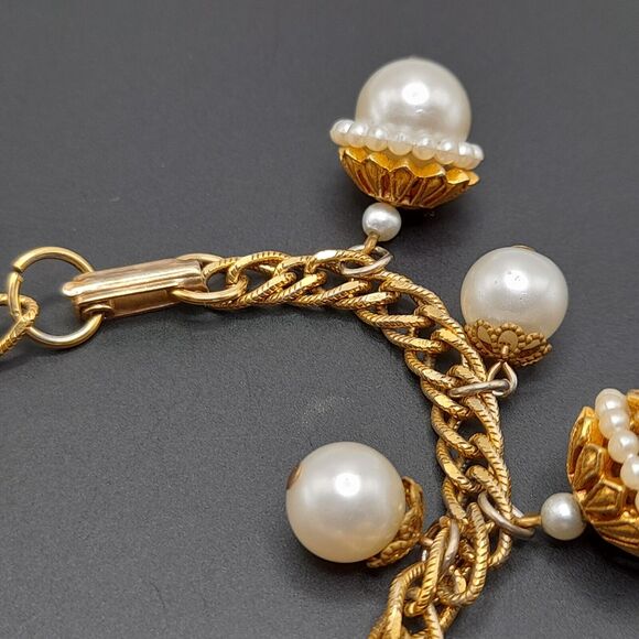 Vintage 1950s Acorn Filigree Charm Bracelet, Faux Pearls, 7 1/4" - Picture 6 of 9